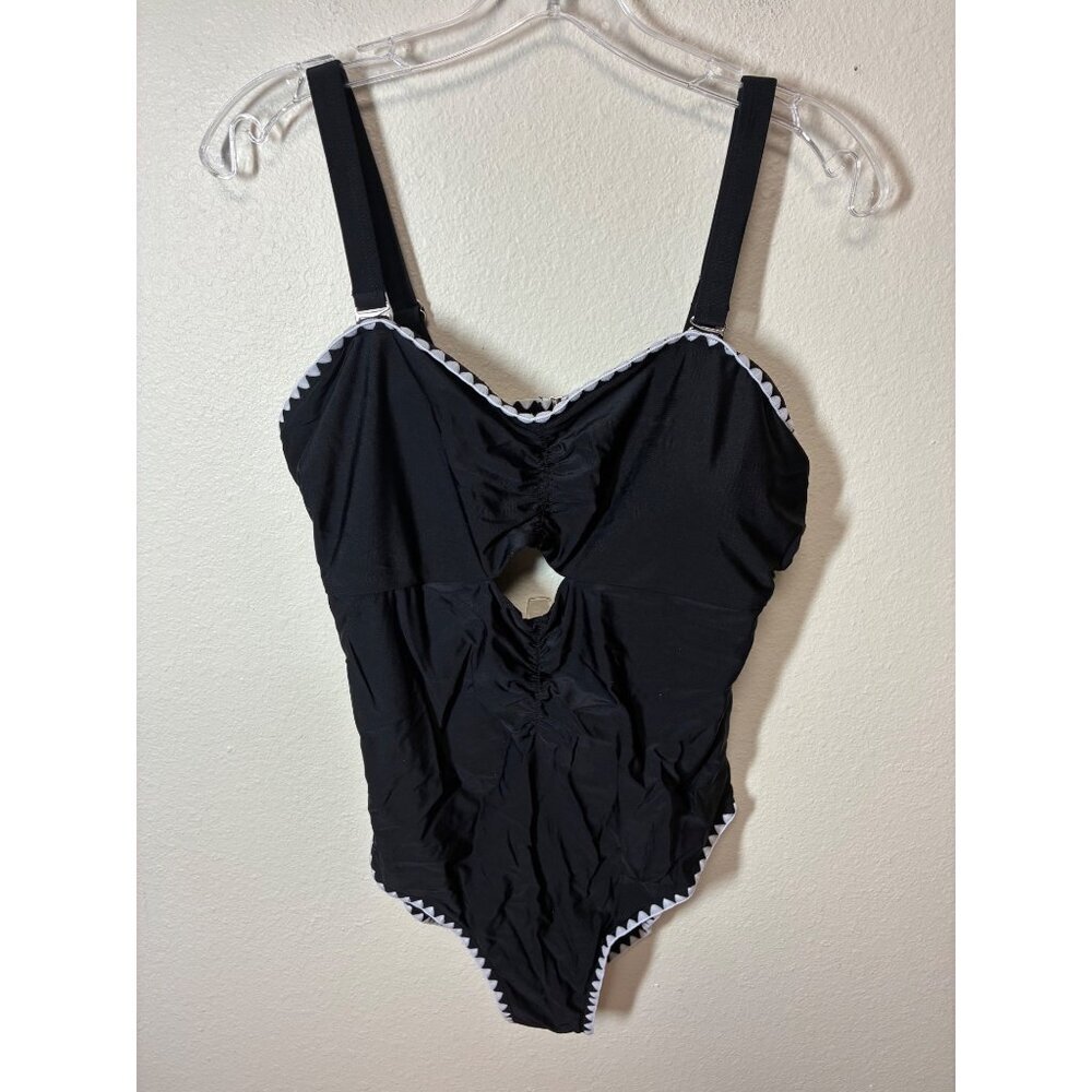 NWOT One Piece Swimsuit Summer Beach Vacation Black Size XL